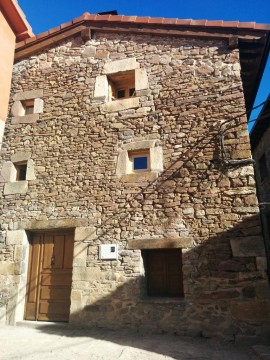 rehabilitación de vivienda, viniegra · fachada · arquible